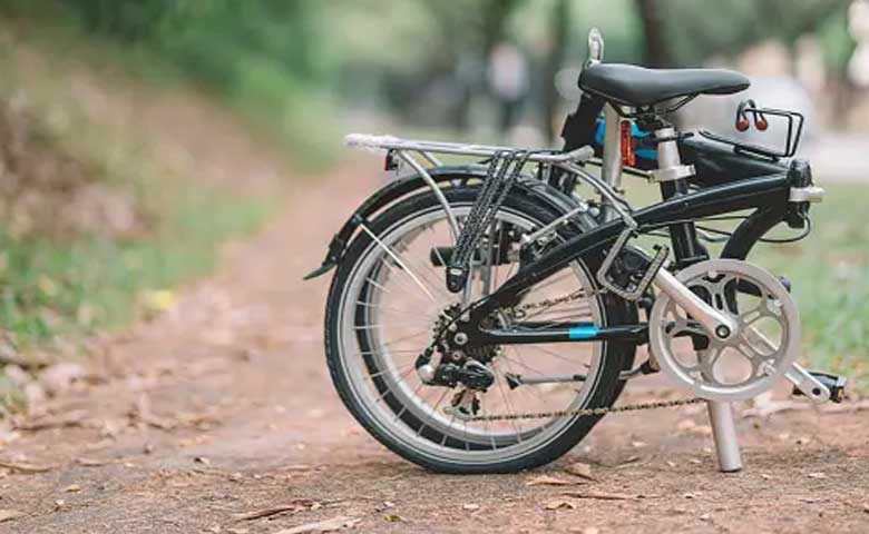 Foldable Bike in Urban Setting